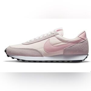 Nike Women's Daybreak Waffle Sneaker-Light Pink Size 7